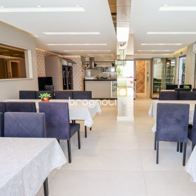 Apartamento com 109m², 3 quartos (sendo 1 suíte), 1 garagem, no bairro Centro em Florianópolis