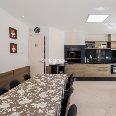 Apartamento com 109m², 3 quartos (sendo 1 suíte), 1 garagem, no bairro Centro em Florianópolis