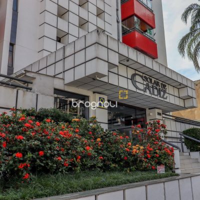 Apartamento com 109m², 3 quartos (sendo 1 suíte), 1 garagem, no bairro Centro em Florianópolis