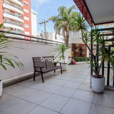 Apartamento com 109m², 3 quartos (sendo 1 suíte), 1 garagem, no bairro Centro em Florianópolis