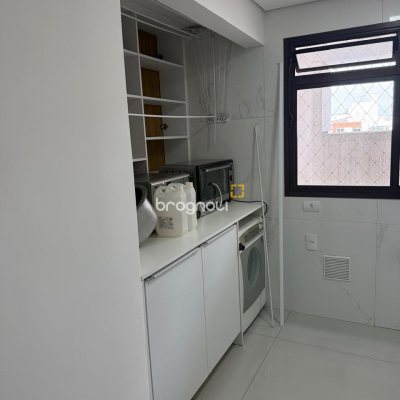Apartamento com 109m², 3 quartos (sendo 1 suíte), 1 garagem, no bairro Centro em Florianópolis