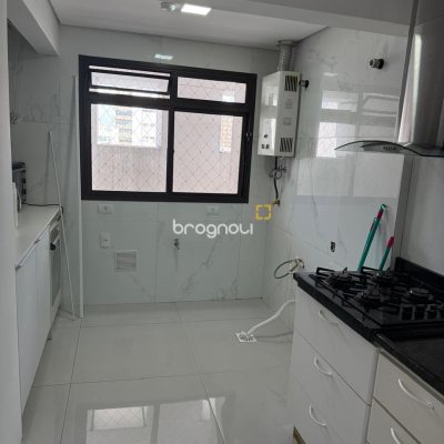 Apartamento com 109m², 3 quartos (sendo 1 suíte), 1 garagem, no bairro Centro em Florianópolis