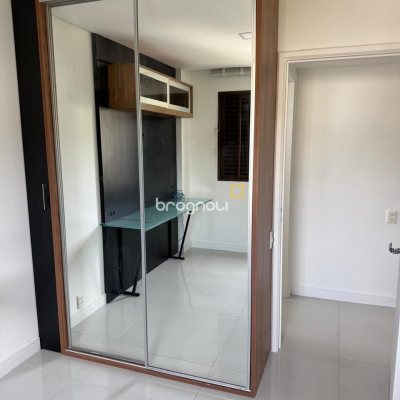 Apartamento com 109m², 3 quartos (sendo 1 suíte), 1 garagem, no bairro Centro em Florianópolis
