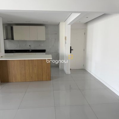 Apartamento com 109m², 3 quartos (sendo 1 suíte), 1 garagem, no bairro Centro em Florianópolis