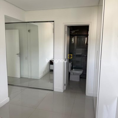 Apartamento com 109m², 3 quartos (sendo 1 suíte), 1 garagem, no bairro Centro em Florianópolis