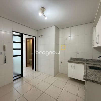 Apartamento com 109m², 4 quartos (sendo 1 suíte), 2 garagens, no bairro João Paulo em Florianópolis