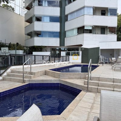 Apartamento com 109m², 4 quartos (sendo 1 suíte), 2 garagens, no bairro João Paulo em Florianópolis