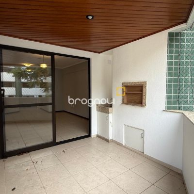 Apartamento com 109m², 4 quartos (sendo 1 suíte), 2 garagens, no bairro João Paulo em Florianópolis