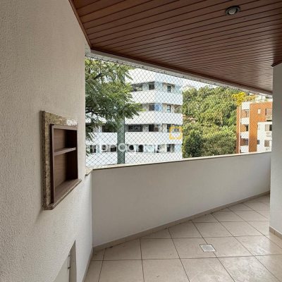 Apartamento com 109m², 4 quartos (sendo 1 suíte), 2 garagens, no bairro João Paulo em Florianópolis