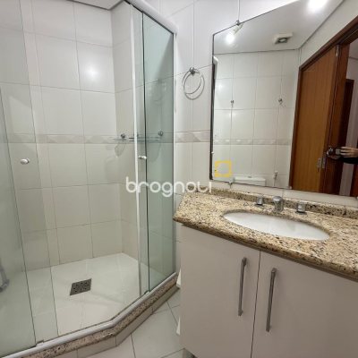 Apartamento com 109m², 4 quartos (sendo 1 suíte), 2 garagens, no bairro João Paulo em Florianópolis