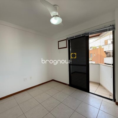 Apartamento com 109m², 4 quartos (sendo 1 suíte), 2 garagens, no bairro João Paulo em Florianópolis