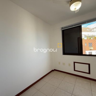 Apartamento com 109m², 4 quartos (sendo 1 suíte), 2 garagens, no bairro João Paulo em Florianópolis