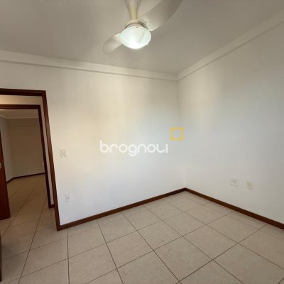 Apartamento com 109m², 4 quartos (sendo 1 suíte), 2 garagens, no bairro João Paulo em Florianópolis