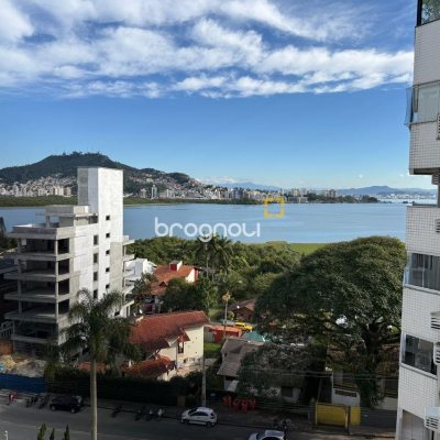 Apartamento com 109m², 4 quartos (sendo 1 suíte), 2 garagens, no bairro João Paulo em Florianópolis