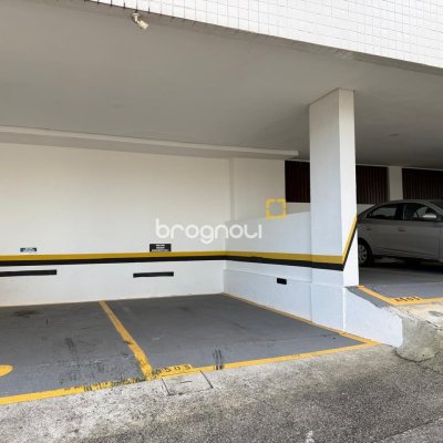 Apartamento com 109m², 4 quartos (sendo 1 suíte), 2 garagens, no bairro João Paulo em Florianópolis