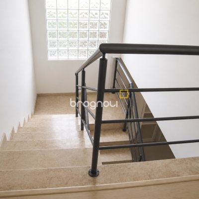 Casa com 230m², 3 quartos (sendo 1 suíte), 2 garagens, no bairro Barreiros em São José