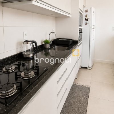 Apartamento com 82m², 2 quartos (sendo 1 suíte), 1 garagem, no bairro Jardim Atlântico em Florianópolis