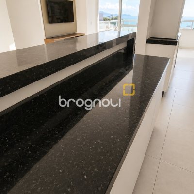 Apartamento com 82m², 2 quartos (sendo 1 suíte), 1 garagem, no bairro Jardim Atlântico em Florianópolis