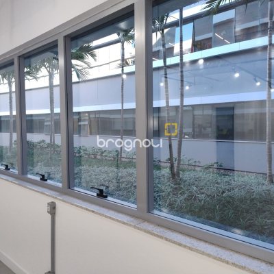 Sala com 44m², 1 garagem, no bairro Saco Grande em Florianópolis