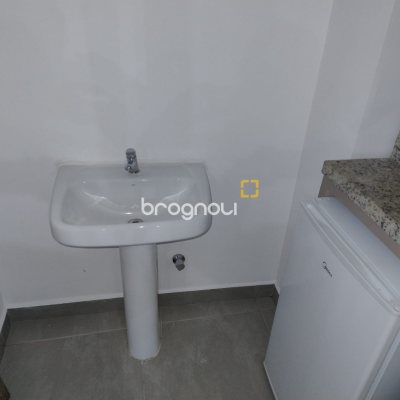Sala com 44m², 1 garagem, no bairro Saco Grande em Florianópolis