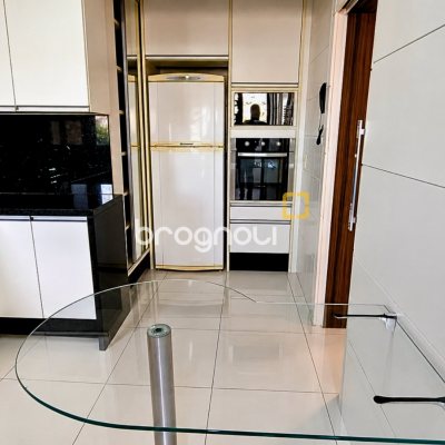 Apartamento com 83m², 3 quartos (sendo 1 suíte), 2 garagens, no bairro Coloninha em Florianópolis