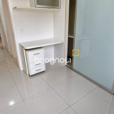Apartamento com 83m², 3 quartos (sendo 1 suíte), 2 garagens, no bairro Coloninha em Florianópolis
