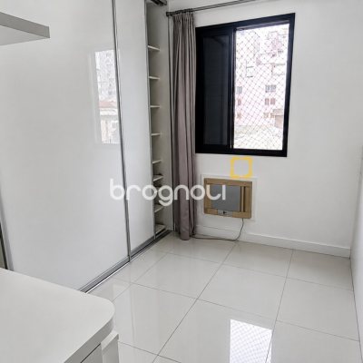 Apartamento com 83m², 3 quartos (sendo 1 suíte), 2 garagens, no bairro Coloninha em Florianópolis