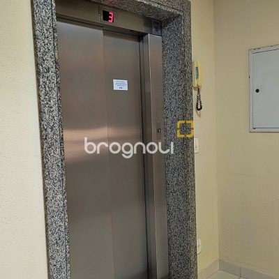 Apartamento com 83m², 3 quartos (sendo 1 suíte), 2 garagens, no bairro Coloninha em Florianópolis