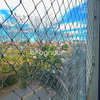 Apartamento com 83m², 3 quartos (sendo 1 suíte), 2 garagens, no bairro Coloninha em Florianópolis