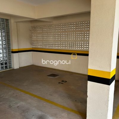 Apartamento com 83m², 3 quartos (sendo 1 suíte), 2 garagens, no bairro Coloninha em Florianópolis