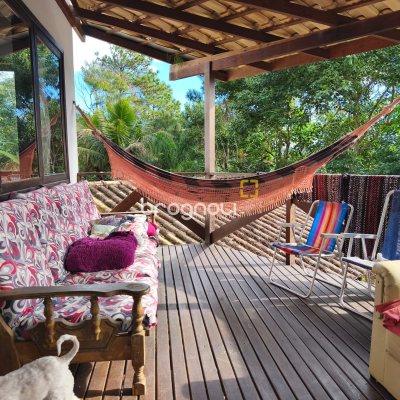 Casa com 300m², 5 quartos (sendo 1 suíte), 4 garagens, no bairro Córrego Grande em Florianópolis