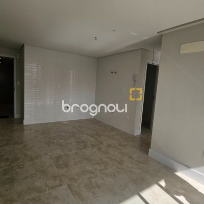 Apartamento com 60m², 2 quartos (sendo 1 suíte), 1 garagem, no bairro Cacupé em Florianópolis