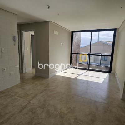 Apartamento com 60m², 2 quartos (sendo 1 suíte), 1 garagem, no bairro Cacupé em Florianópolis