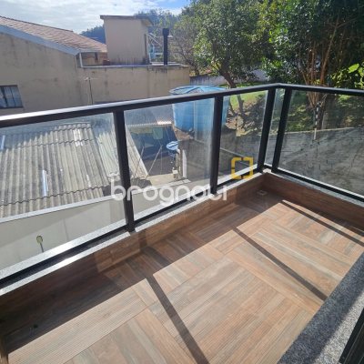 Apartamento com 60m², 2 quartos (sendo 1 suíte), 1 garagem, no bairro Cacupé em Florianópolis