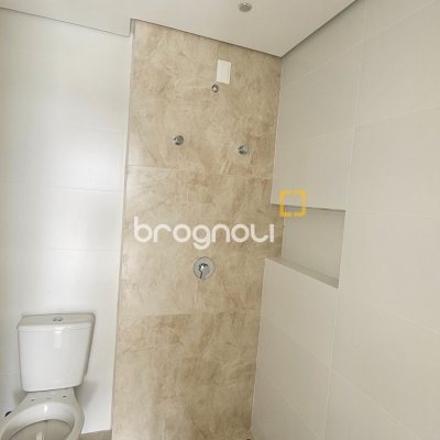 Apartamento com 60m², 2 quartos (sendo 1 suíte), 1 garagem, no bairro Cacupé em Florianópolis
