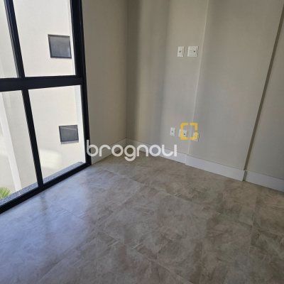 Apartamento com 60m², 2 quartos (sendo 1 suíte), 1 garagem, no bairro Cacupé em Florianópolis