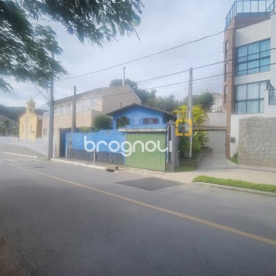 Apartamento com 60m², 2 quartos (sendo 1 suíte), 1 garagem, no bairro Cacupé em Florianópolis