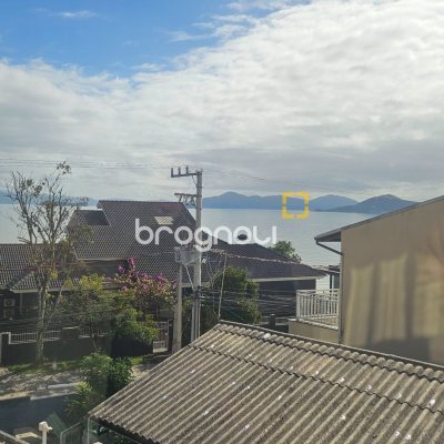 Apartamento com 60m², 2 quartos (sendo 1 suíte), 1 garagem, no bairro Cacupé em Florianópolis