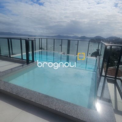 Apartamento com 60m², 2 quartos (sendo 1 suíte), 1 garagem, no bairro Cacupé em Florianópolis