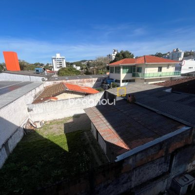Apartamento com 68m², 3 quartos, no bairro Praia Comprida em São José