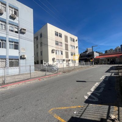 Apartamento com 68m², 3 quartos, no bairro Praia Comprida em São José