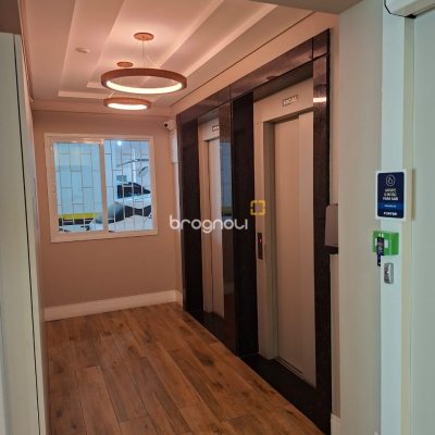 Apartamento com 62m², 2 quartos (sendo 1 suíte), 1 garagem, no bairro Roçado em São José