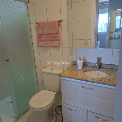 Apartamento com 62m², 2 quartos (sendo 1 suíte), 1 garagem, no bairro Roçado em São José
