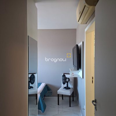Apartamento com 62m², 2 quartos (sendo 1 suíte), 1 garagem, no bairro Roçado em São José