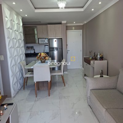 Apartamento com 62m², 2 quartos (sendo 1 suíte), 1 garagem, no bairro Roçado em São José
