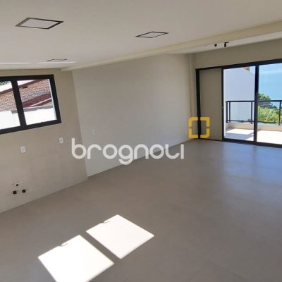 Casa com 180m², 3 quartos (sendo 1 suíte), 4 garagens, no bairro Centro em São José