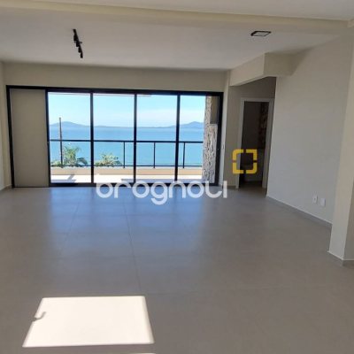 Casa com 180m², 3 quartos (sendo 1 suíte), 4 garagens, no bairro Centro em São José