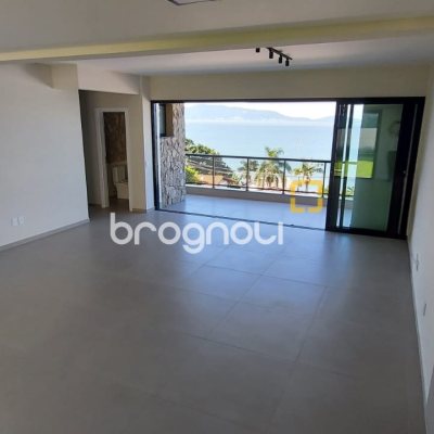 Casa com 180m², 3 quartos (sendo 1 suíte), 4 garagens, no bairro Centro em São José