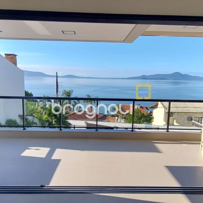 Casa com 180m², 3 quartos (sendo 1 suíte), 4 garagens, no bairro Centro em São José