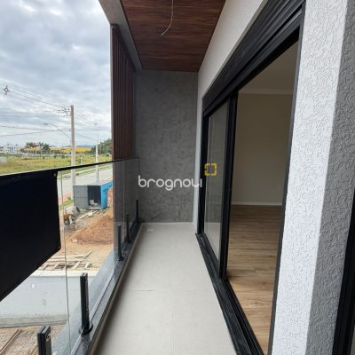 Casa com 81m², 2 quartos (sendo 2 suítes), 1 garagem, no bairro Vargem Grande em Florianópolis